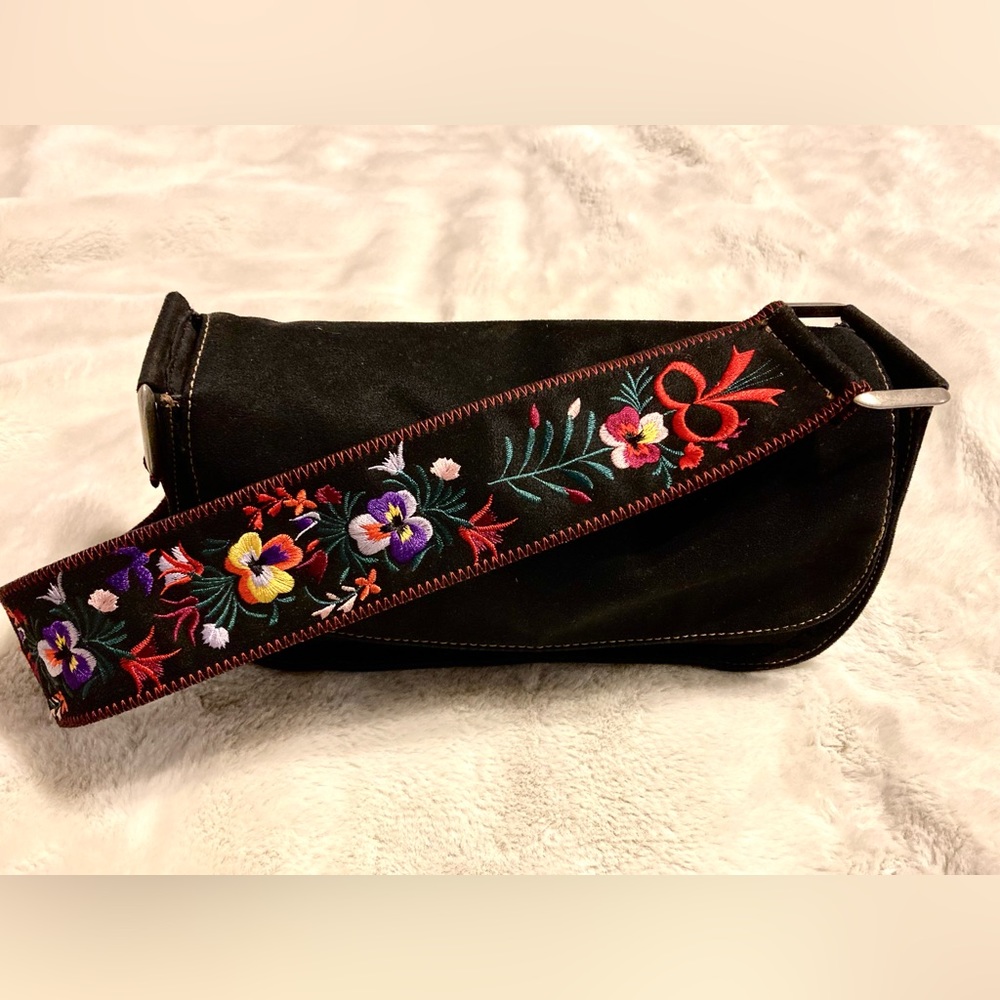 Nine West Vintage Baguette embroidered purse